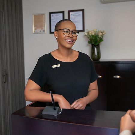 Q'S Boutique Stay Standerton Экстерьер фото