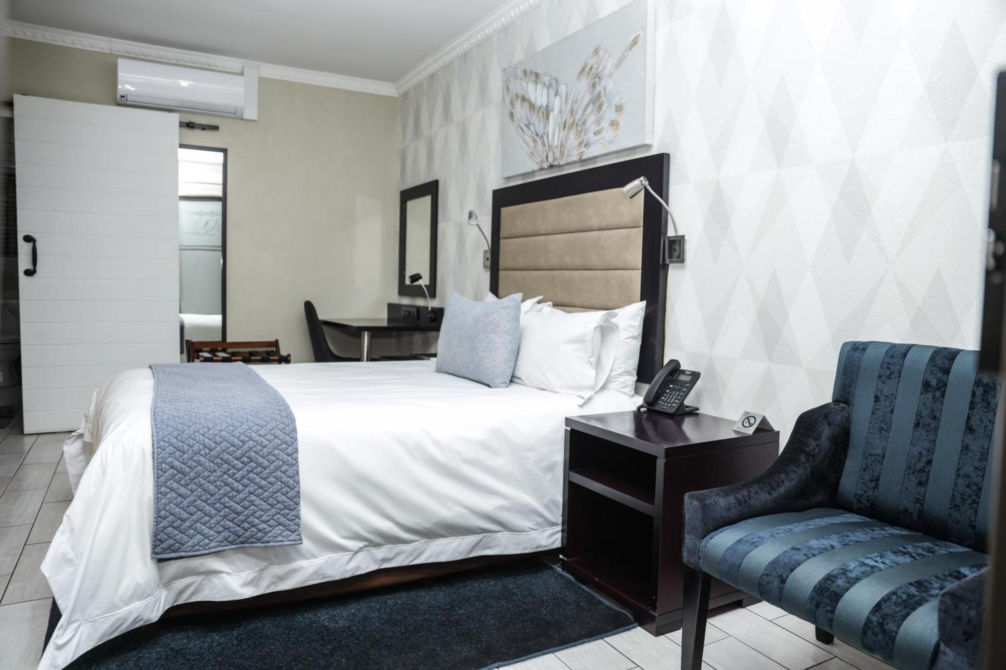 Q'S Boutique Stay Standerton Экстерьер фото